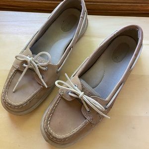 sperry women’s angelfish boat shoe